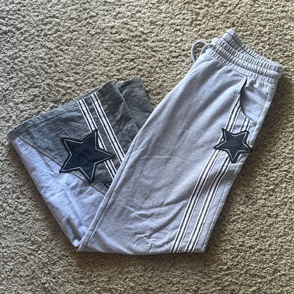 dELiA*s Gray Sweatpants with Star Accent